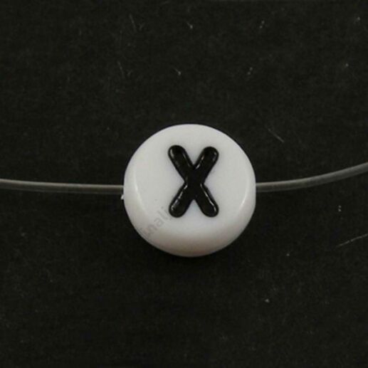 Fehér színű kerek X betű gyöngy