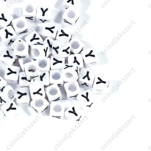 Fehér színű, kocka alakú Y betű gyöngy
