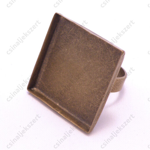 Antikolt bronz színű, réz négyzet tányéros gyűrű alap 25x25 mm